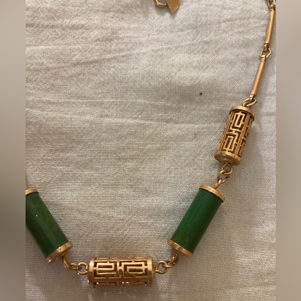 Sarah Coventry Faux Jade Necklace - Picture 5 of 9